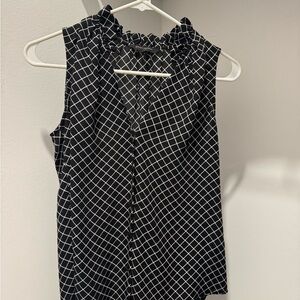 Banana Republic Black and White patterned Sleeveless top